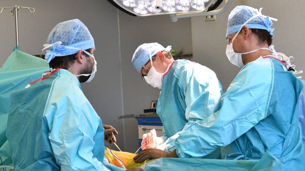 Nemocnice Na Františku zkrátila čekací doby na ortopedické zákroky